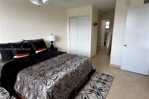 Снять в аренду кондоминиум в Норт-Майами-Бич, Флорида 1 спальня, 75.44м2, № 1987967 - фото 14