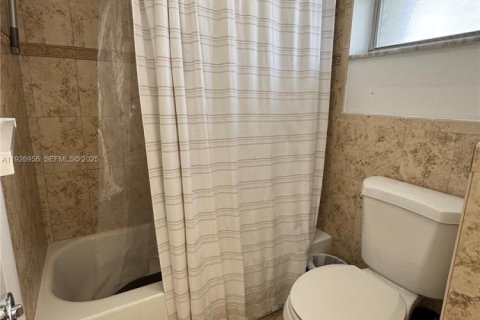 Снять в аренду кондоминиум в Норт-Майами-Бич, Флорида 1 спальня, 75.44м2, № 1987967 - фото 17