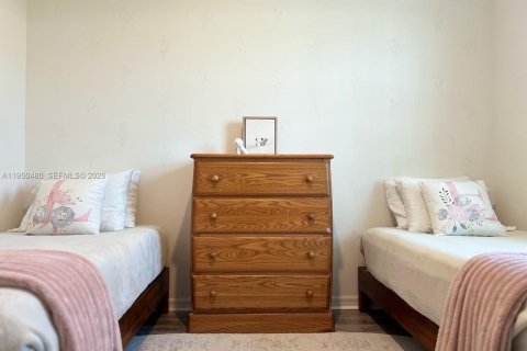 Villa ou maison à vendre à Cape Coral, Floride: 4 chambres № 2006549 - photo 27