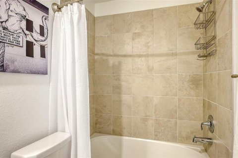 Condo in Venice, Florida, 2 bedrooms in WELLEN PARK  № 1442179 - photo 30