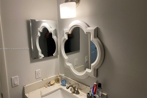 Condominio en venta en Pompano Beach, Florida, 2 dormitorios, 107.77 m2 № 1977824 - foto 3