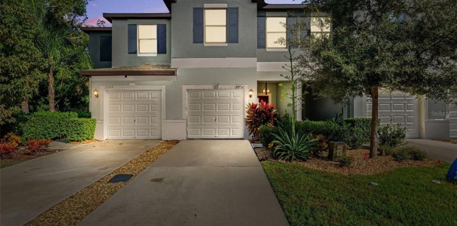 Adosado en Lutz, Florida 3 dormitorios, 151.8 m2 № 2151154