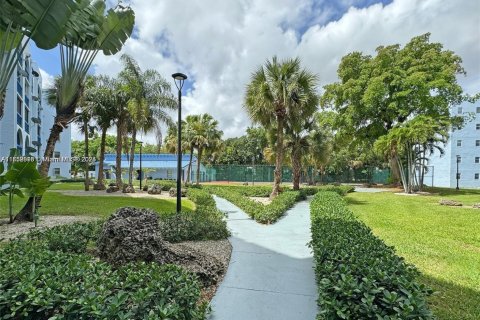 Condo in Miami, Florida, 2 bedrooms  № 1702222 - photo 4