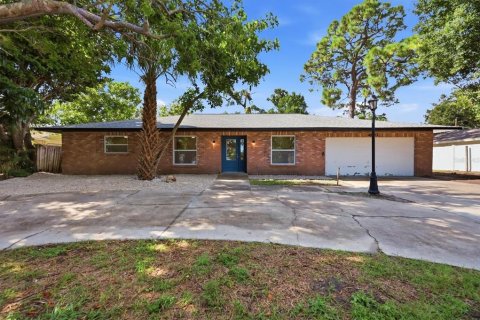 Casa en Bradenton, Florida 4 dormitorios, 187.66 m2 № 2360735