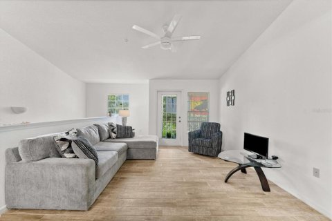 Condominio en alquiler en Lakewood Ranch, Florida, 2 dormitorios, 100.33 m2 № 2283405 - foto 3