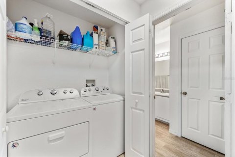 Condominio en alquiler en Lakewood Ranch, Florida, 2 dormitorios, 100.33 m2 № 2283405 - foto 21