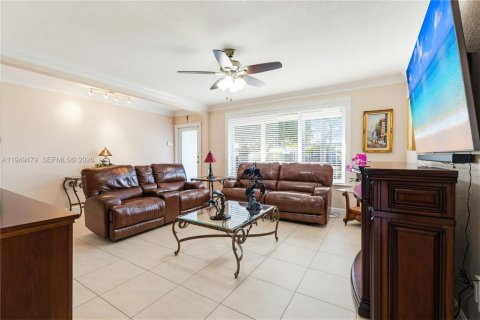 Casa en venta en Miami, Florida, 4 dormitorios, 173.17 m2 № 2007426 - foto 10