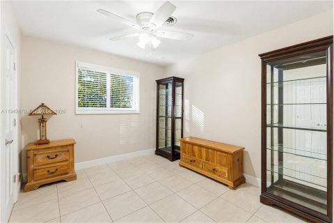 Casa en venta en Miami, Florida, 4 dormitorios, 173.17 m2 № 2007426 - foto 21
