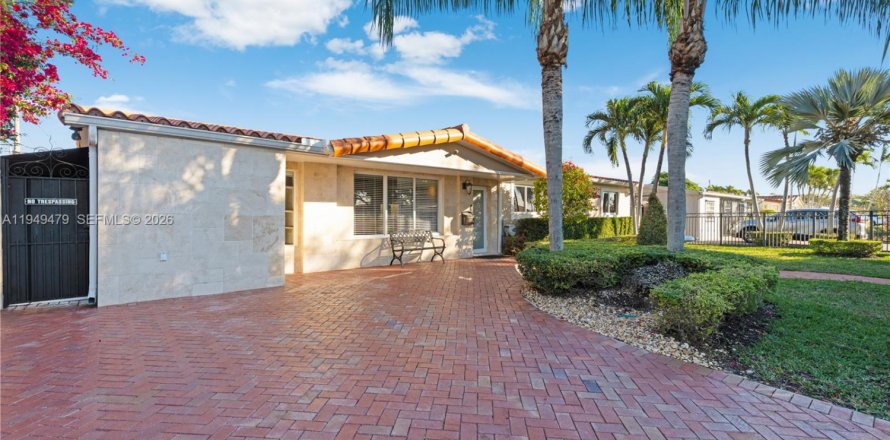 Casa en Miami, Florida 4 dormitorios, 173.17 m2 № 2007426