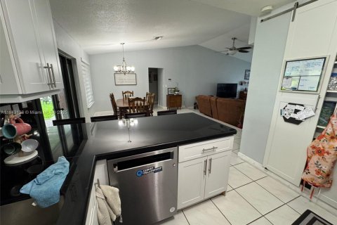 Купить виллу или дом в Майами, Флорида 1 комната, 135.92м2, № 1939981 - фото 8