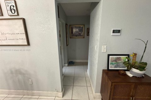 Купить виллу или дом в Майами, Флорида 1 комната, 135.92м2, № 1939981 - фото 10