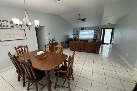 Купить виллу или дом в Майами, Флорида 1 комната, 135.92м2, № 1939981 - фото 5