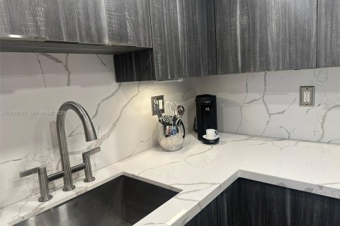 Condominio en venta en Miami, Florida, 2 dormitorios, 83.52 m2 № 2152678 - foto 16