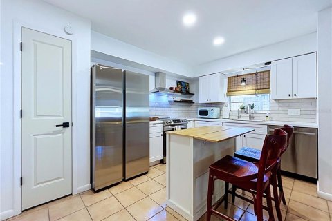 House in Bradenton, Florida 3 bedrooms, 102.84 sq.m. № 2303342 - photo 15