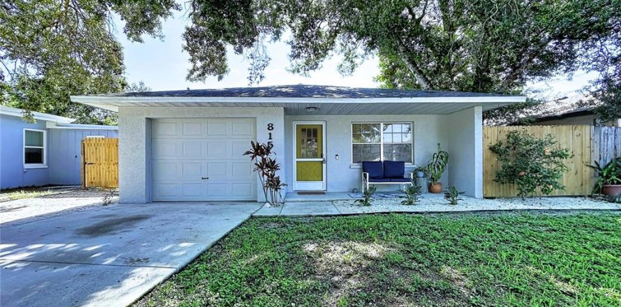 House in Bradenton, Florida 3 bedrooms, 102.84 sq.m. № 2303342