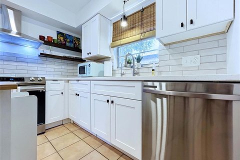 House in Bradenton, Florida 3 bedrooms, 102.84 sq.m. № 2303342 - photo 20