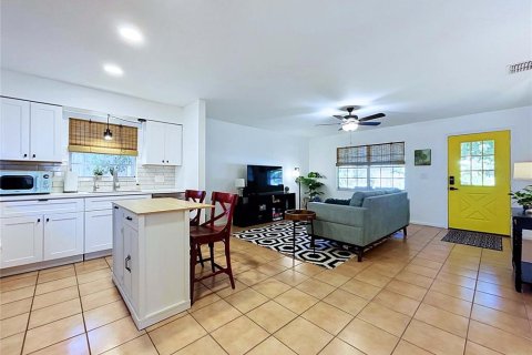 House in Bradenton, Florida 3 bedrooms, 102.84 sq.m. № 2303342 - photo 13