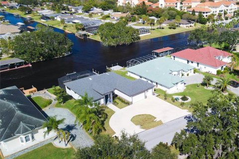 House in Palm Coast, Florida 4 bedrooms, 198.81 sq.m. № 1898515 - photo 6