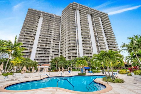 Condo in Aventura, Florida, 2 bedrooms  № 2009797