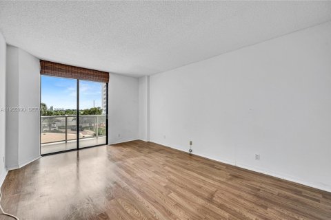 Купить кондоминиум в Авентура, Флорида 2 спальни, 130.06м2, № 2009797 - фото 24