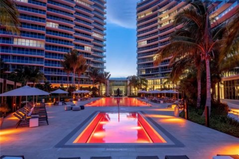 Condo in Fort Lauderdale, Florida, 2 bedrooms  № 1151382 - photo 1