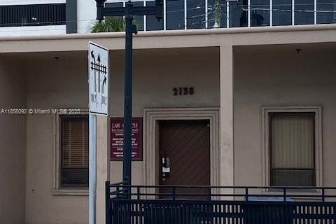 Propiedad comercial en venta en Hollywood, Florida № 1979345 - foto 1