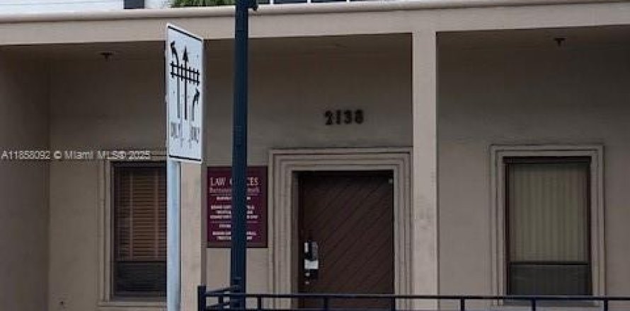 Propiedad comercial en Hollywood, Florida № 1979345