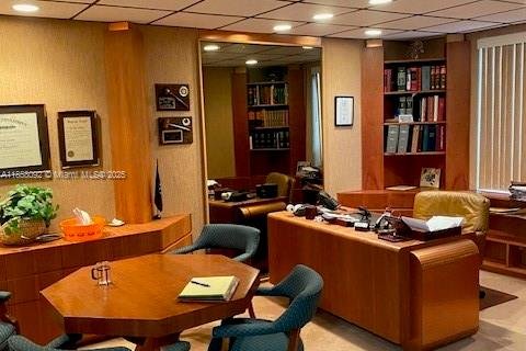 Propiedad comercial en venta en Hollywood, Florida № 1979345 - foto 3