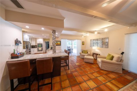 Villa ou maison à vendre à Palmetto Bay, Floride: 4 chambres, 248.98 m2 № 2172707 - photo 5