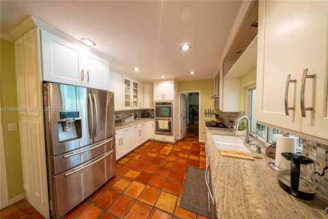 Villa ou maison à vendre à Palmetto Bay, Floride: 4 chambres, 248.98 m2 № 2172707 - photo 18