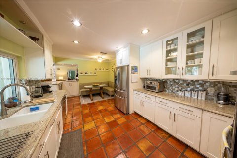 Villa ou maison à vendre à Palmetto Bay, Floride: 4 chambres, 248.98 m2 № 2172707 - photo 20