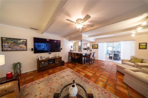 Villa ou maison à vendre à Palmetto Bay, Floride: 4 chambres, 248.98 m2 № 2172707 - photo 8