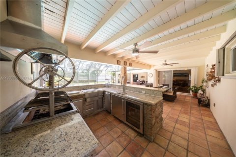 Villa ou maison à vendre à Palmetto Bay, Floride: 4 chambres, 248.98 m2 № 2172707 - photo 4