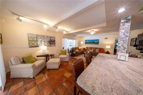 Villa ou maison à vendre à Palmetto Bay, Floride: 4 chambres, 248.98 m2 № 2172707 - photo 15