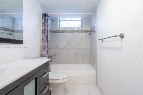 Condo in Aventura, Florida, 2 bedrooms  № 2002910 - photo 23