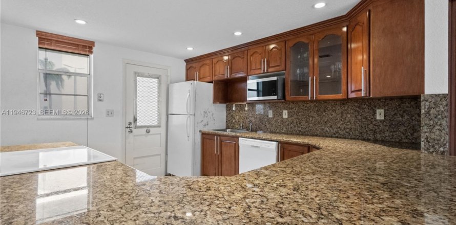 Condo in Aventura, Florida, 2 bedrooms  № 2002910