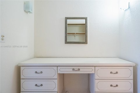 Condo in Aventura, Florida, 2 bedrooms  № 2002910 - photo 15