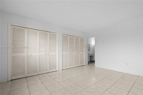 Condo in Aventura, Florida, 2 bedrooms  № 2002910 - photo 12