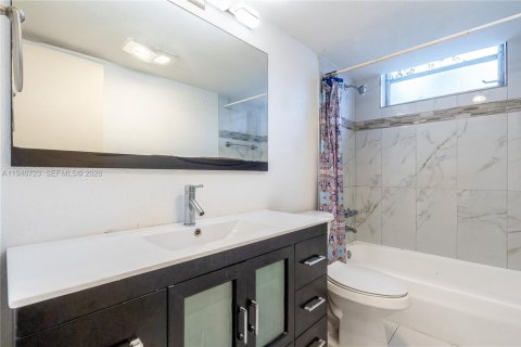 Condo in Aventura, Florida, 2 bedrooms  № 2002910 - photo 24