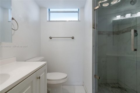 Condo in Aventura, Florida, 2 bedrooms  № 2002910 - photo 17