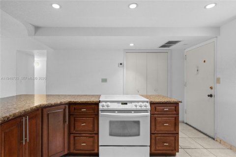 Condo in Aventura, Florida, 2 bedrooms  № 2002910 - photo 3