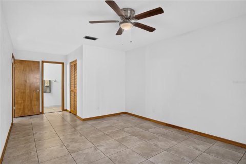 Townhouse in New Smyrna Beach, Florida 2 bedrooms, 156.63 sq.m. № 2291332 - photo 15