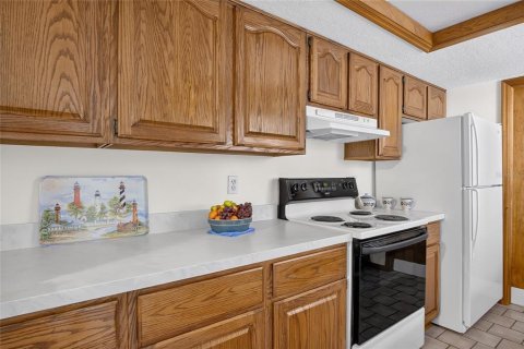 Townhouse in New Smyrna Beach, Florida 2 bedrooms, 156.63 sq.m. № 2291332 - photo 7