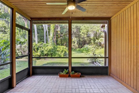 Townhouse in New Smyrna Beach, Florida 2 bedrooms, 156.63 sq.m. № 2291332 - photo 27