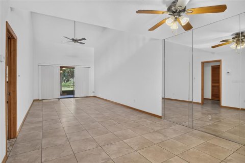Townhouse in New Smyrna Beach, Florida 2 bedrooms, 156.63 sq.m. № 2291332 - photo 10
