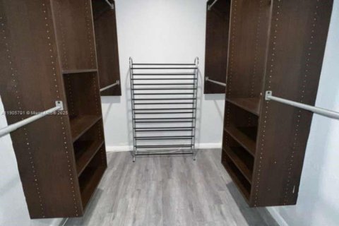 Снять в аренду таунхаус в Дейви, Флорида 3 спальни, 151.43м2, № 1956385 - фото 15