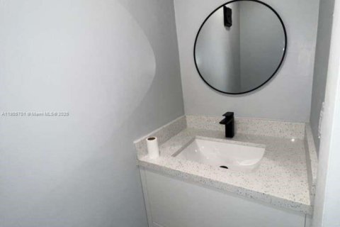 Снять в аренду таунхаус в Дейви, Флорида 3 спальни, 151.43м2, № 1956385 - фото 7