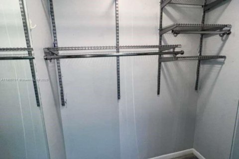 Снять в аренду таунхаус в Дейви, Флорида 3 спальни, 151.43м2, № 1956385 - фото 10