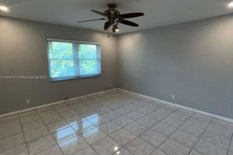 Снять в аренду таунхаус в Дейви, Флорида 3 спальни, 151.43м2, № 1956385 - фото 14