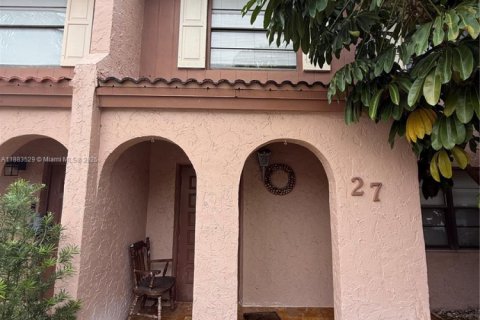 Adosado en alquiler en Davie, Florida, 4 dormitorios, 147.71 m2 № 1978331 - foto 1